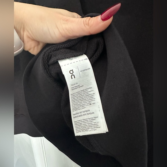 ON crewneck sweater, black, size S - Picture 7 of 8